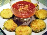 CROCANTES DE ZUCCHINI CON SALSA DE TOMATE