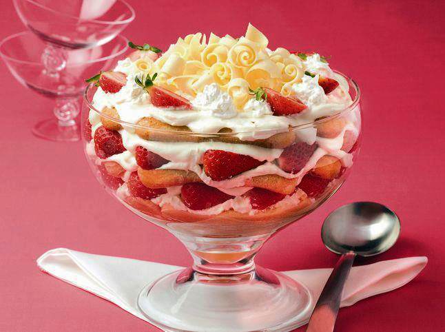 TRIFLE DE FRUTILLAS